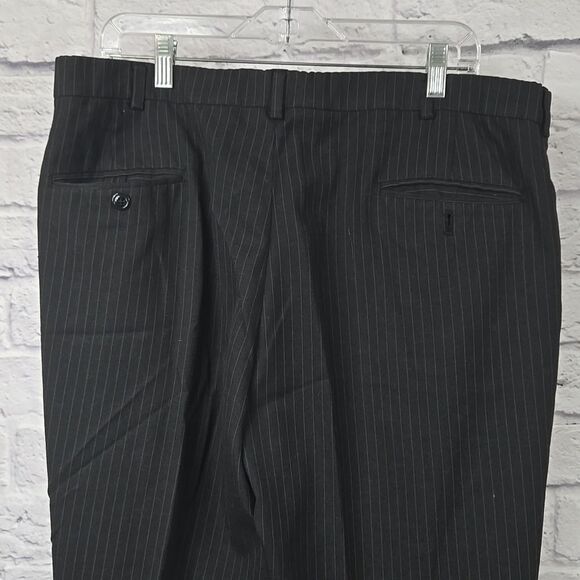 Haggar Men's 38x29 Black Pinstripe Classic Pleated Front Dress Pant Cuff No Iron - Picture 12 of 14
